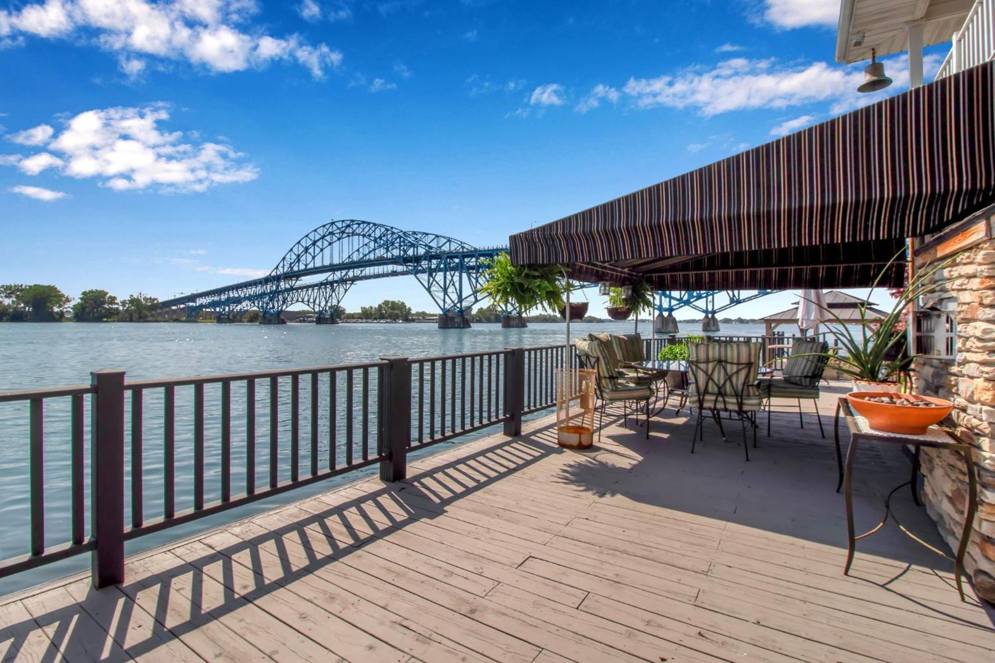 South Bridge Bed And Breakfast Grand Island Esterno foto