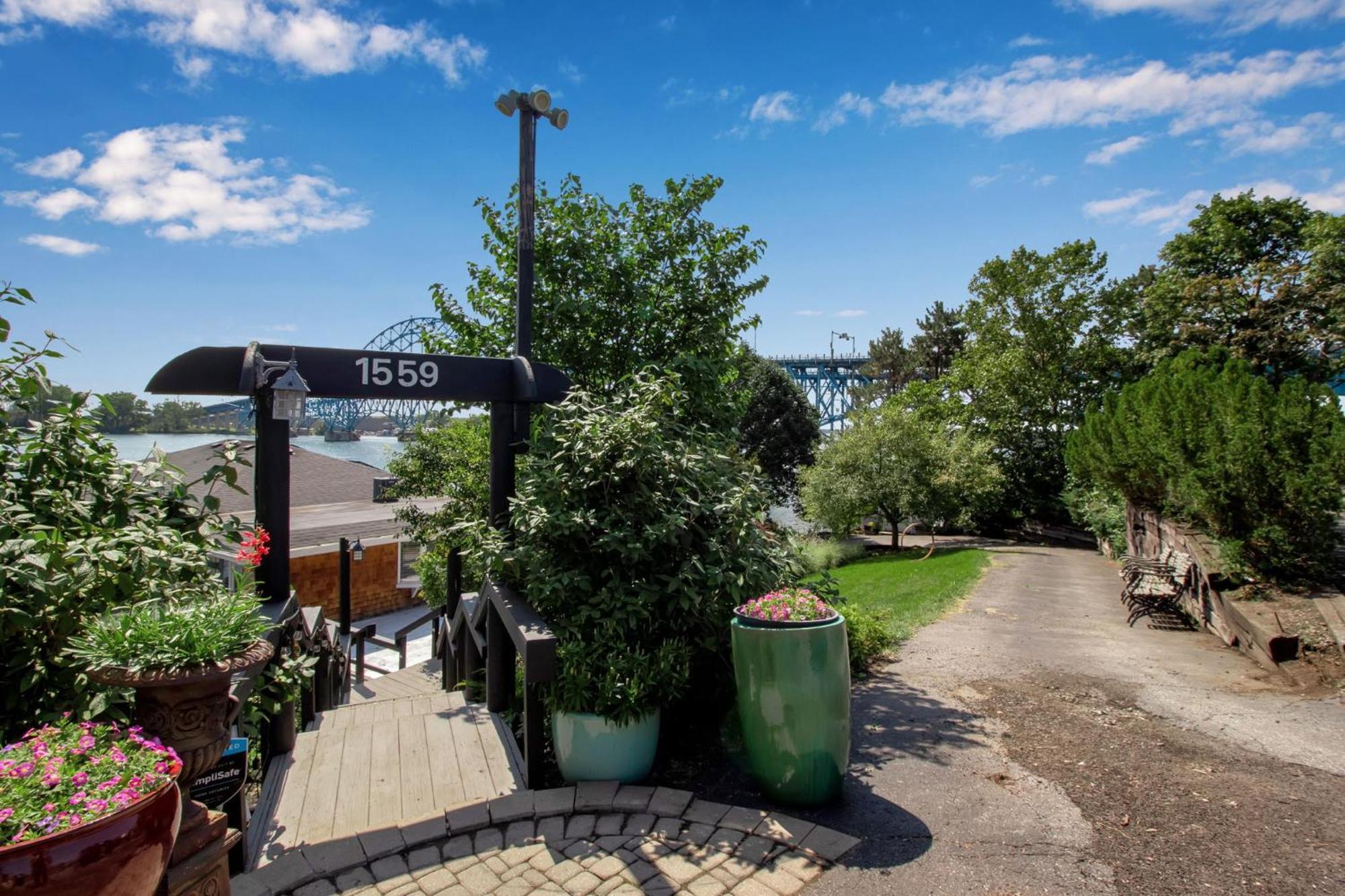 South Bridge Bed And Breakfast Grand Island Esterno foto