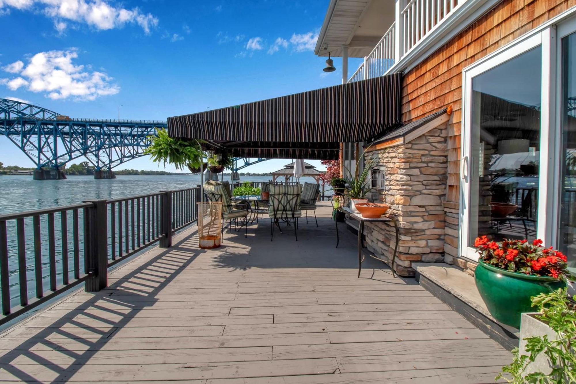 South Bridge Bed And Breakfast Grand Island Esterno foto