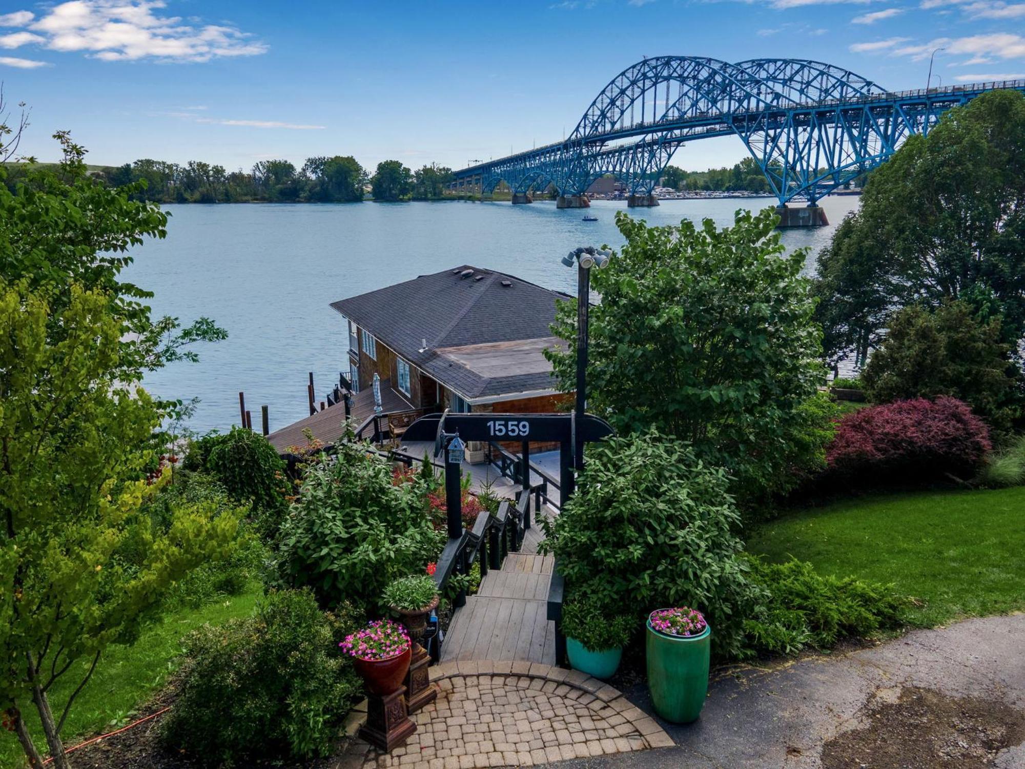 South Bridge Bed And Breakfast Grand Island Esterno foto