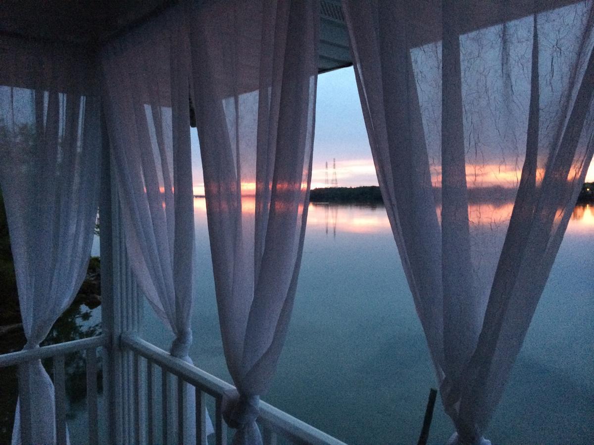 South Bridge Bed And Breakfast Grand Island Esterno foto